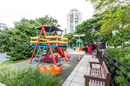 Apartamento para alugar com 129m², 3 quartos e 3 vagasPlayground