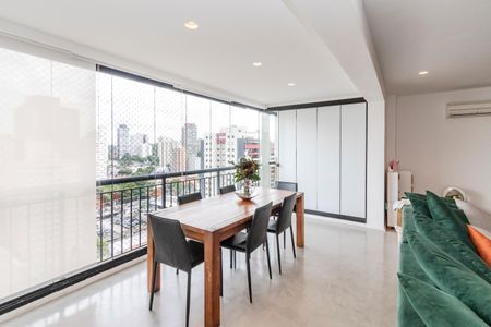 Apartamento para alugar com 129m², 3 quartos e 3 vagasVaranda