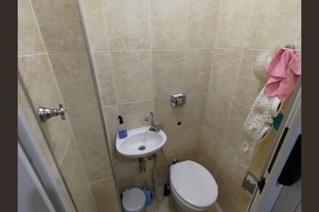 Apartamento à venda com 60m², 2 quartos e sem vaga Apartamento à venda com 60m², 2 quartos e sem vagaBanheiro de serviço