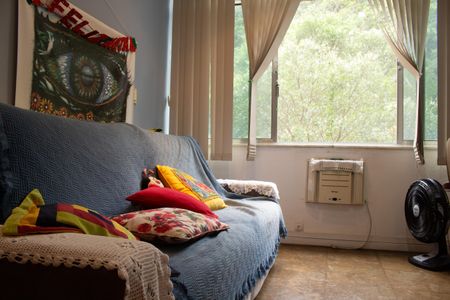 Sala de apartamento à venda com 2 quartos, 60m² em Copacabana, Rio de Janeiro