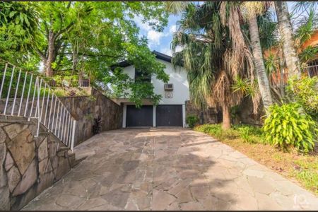 Casa à venda com 1874m², 4 quartos e 4 vagasFachada