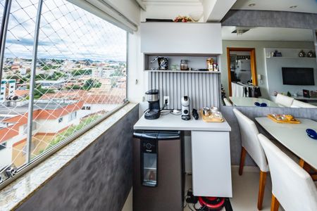 Sala de apartamento para alugar com 3 quartos, 70m² em São João Batista, Belo Horizonte