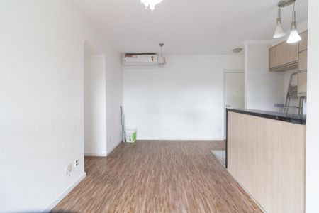 Sala de apartamento para alugar com 3 quartos, 72m² em Caxingui, São Paulo