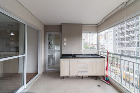 Varanda de apartamento para alugar com 3 quartos, 72m² em Caxingui, São Paulo