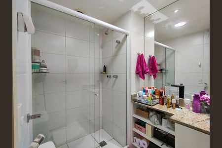 Apartamento à venda com 94m², 3 quartos e 2 vagas Apartamento à venda com 94m², 3 quartos e 2 vagasBanheiro da Suíte