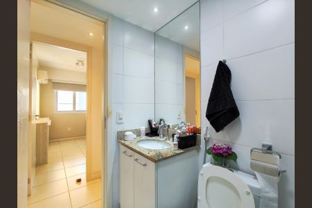 Apartamento à venda com 94m², 3 quartos e 2 vagas Apartamento à venda com 94m², 3 quartos e 2 vagasBanheiro Corredor