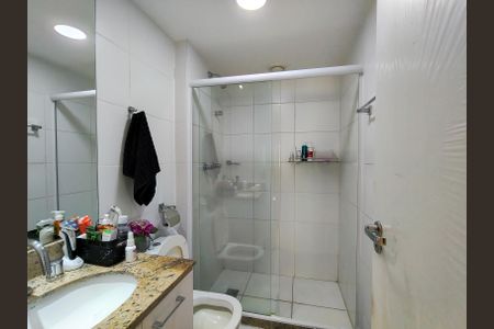 Apartamento à venda com 94m², 3 quartos e 2 vagas Apartamento à venda com 94m², 3 quartos e 2 vagasBanheiro Corredor