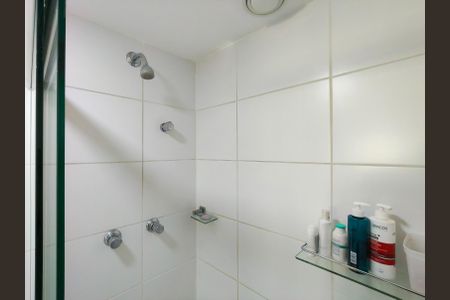 Apartamento à venda com 94m², 3 quartos e 2 vagas Apartamento à venda com 94m², 3 quartos e 2 vagasBanheiro Corredor