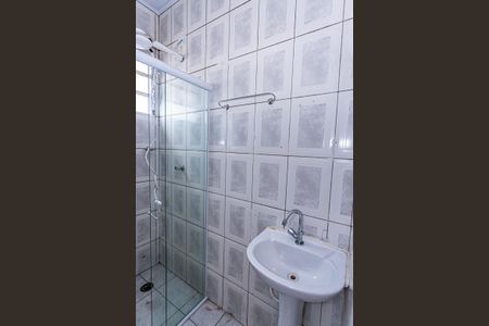 Banheiro de casa para alugar com 1 quarto, 45m² em Vila Mangalot, São Paulo