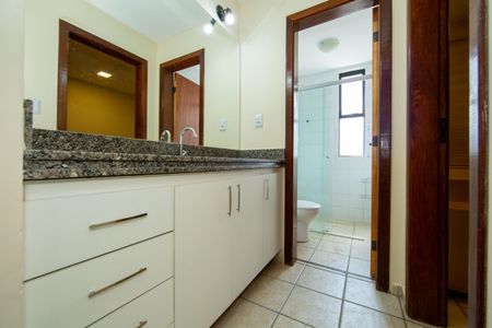 Apartamento à venda com 180m², 1 quarto e 2 vagasBANHEIRO