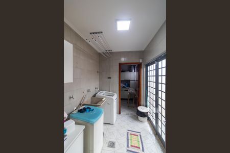 Casa à venda com 235m², 4 quartos e 2 vagasÁrea de Serviço