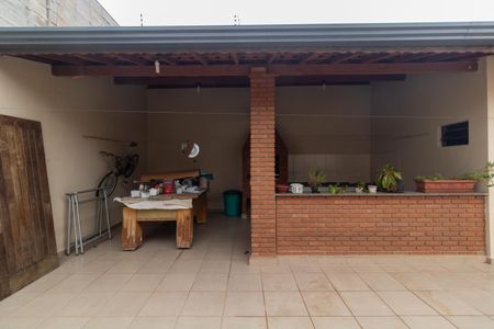 Casa à venda com 235m², 4 quartos e 2 vagasChurrasqueira