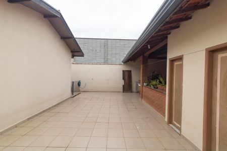 Casa à venda com 235m², 4 quartos e 2 vagasQuintal