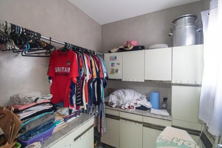 Casa à venda com 235m², 4 quartos e 2 vagasDespensa