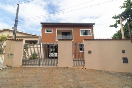 Casa à venda com 235m², 4 quartos e 2 vagasFachada