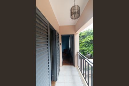 Casa à venda com 235m², 4 quartos e 2 vagasSacada da  Suíte 01 e 02