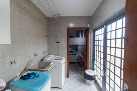 Casa à venda com 235m², 4 quartos e 2 vagasÁrea de Serviço