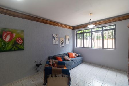 Casa à venda com 235m², 4 quartos e 2 vagasSalas