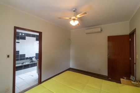 Casa à venda com 235m², 4 quartos e 2 vagas Suíte 02