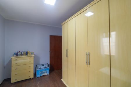 Casa à venda com 235m², 4 quartos e 2 vagasQuarto 02