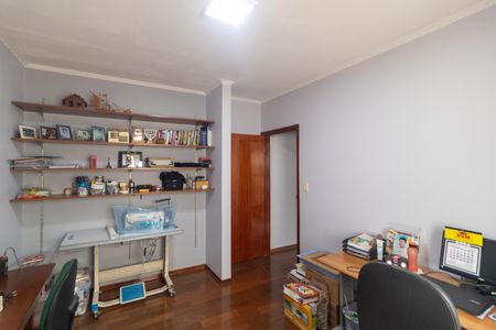 Casa à venda com 235m², 4 quartos e 2 vagasQuarto 01