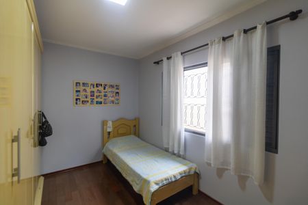 Casa à venda com 235m², 4 quartos e 2 vagasQuarto 02