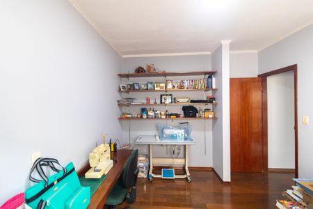 Casa à venda com 235m², 4 quartos e 2 vagasQuarto 01