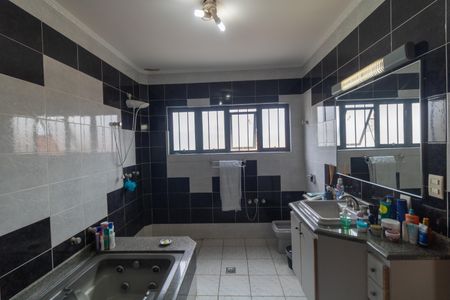 Casa à venda com 235m², 4 quartos e 2 vagasBanheiro da  Suíte 02