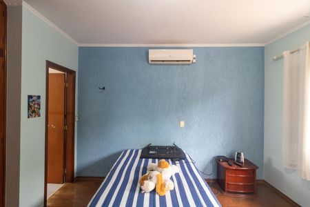 Casa à venda com 235m², 4 quartos e 2 vagasSuíte 01