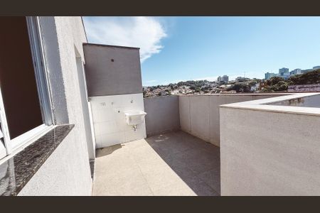 Apartamento à venda com 66m², 3 quartos e 1 vagaÁrea de Serviço