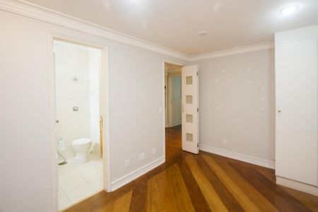 Apartamento para alugar com 183m², 3 quartos e 3 vagas