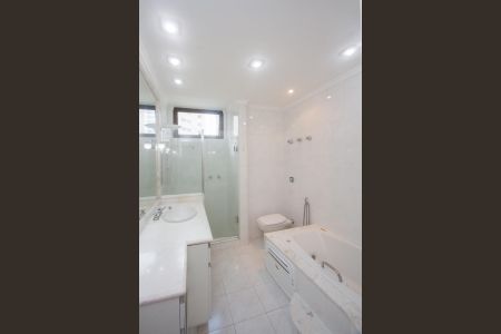 Apartamento para alugar com 183m², 3 quartos e 3 vagas