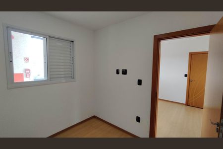Quarto 1 de apartamento à venda com 2 quartos, 40m² em Itaquera, São Paulo