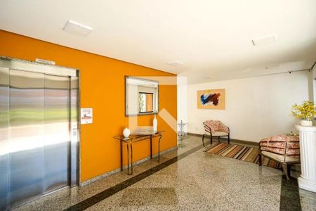 Apartamento à venda com 84m², 3 quartos e 2 vagasHall social