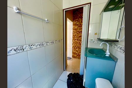 Banheiro de casa para alugar com 2 quartos, 50m² em Jardim America, Guarulhos