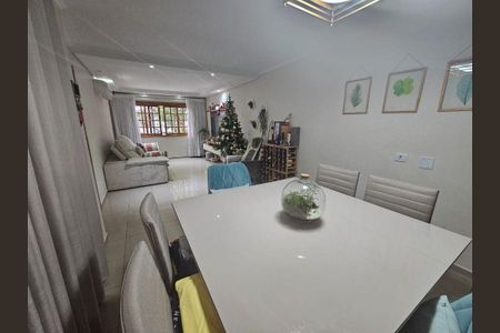 Casa à venda com 3 quartos, 160m² em Jardim Ester Yolanda, São Paulo