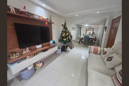 Casa à venda com 3 quartos, 160m² em Jardim Ester Yolanda, São Paulo