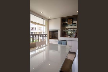 Apartamento à venda com 132m², 4 quartos e 2 vagasChurrasqueira Privativa