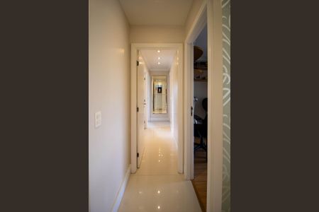 Corredor  de apartamento à venda com 4 quartos, 132m² em Panamby, São Paulo