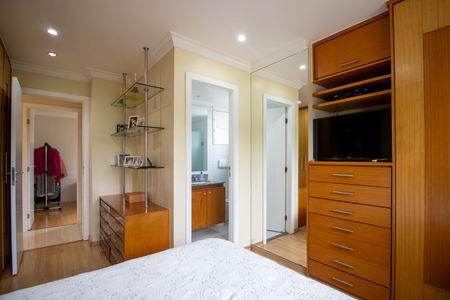 Apartamento à venda com 132m², 4 quartos e 2 vagasSuíte 2