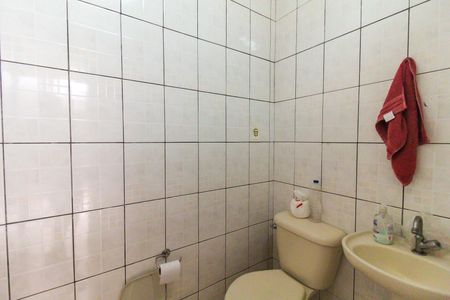 Casa à venda com 230m², 3 quartos e 2 vagasBanheiro de Serviço