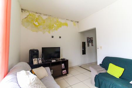 Casa à venda com 230m², 3 quartos e 2 vagasSala 2