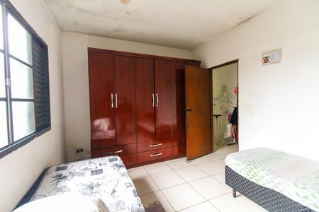 Casa à venda com 230m², 3 quartos e 2 vagasSuíte