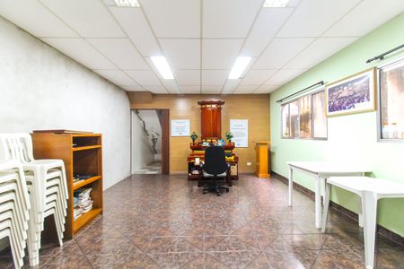 Casa à venda com 230m², 3 quartos e 2 vagasSala