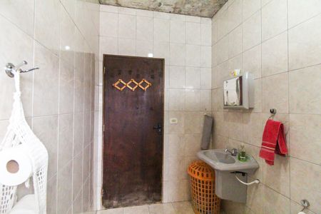 Casa à venda com 230m², 3 quartos e 2 vagasBanheiro 2