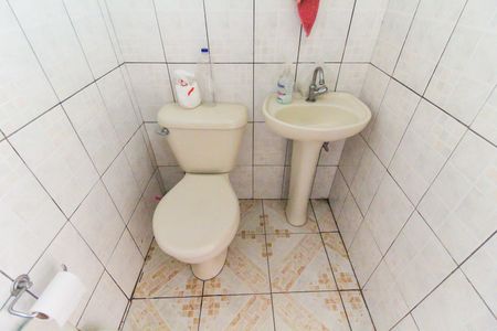 Casa à venda com 230m², 3 quartos e 2 vagasBanheiro de Serviço