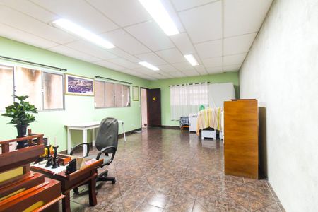 Casa à venda com 230m², 3 quartos e 2 vagasSala