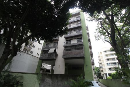 Apartamento para alugar com 99m², 3 quartos e 1 vagaFachada
