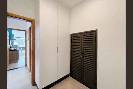 Casa de condomínio à venda com 260m², 3 quartos e 2 vagas Casa de condomínio à venda com 260m², 3 quartos e 2 vagasÁrea de Serviço