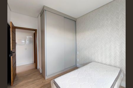 Casa de condomínio à venda com 260m², 3 quartos e 2 vagas Casa de condomínio à venda com 260m², 3 quartos e 2 vagasSuíte 2